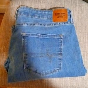 Denizen Levi's High-Rise Skinny size 18
